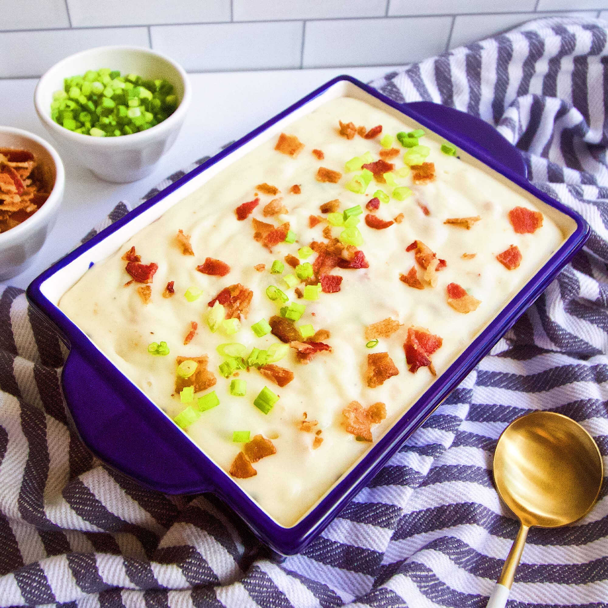 garlic mashed potatoes with bacon and chives