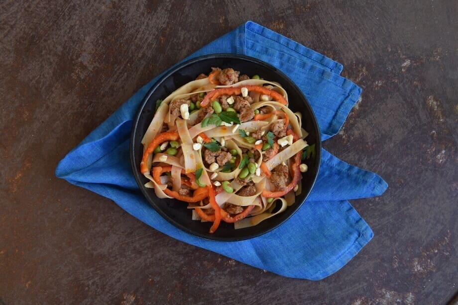Thai noodles with ground pork