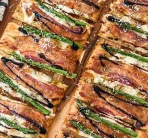 Bacon Flatbread 2 scaled e1778860052794 |